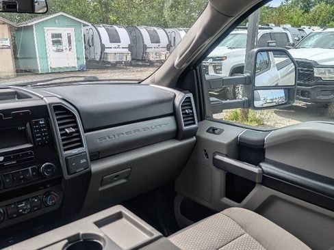 Used 2019 Ford F350 XLT w/ Camper Package AWD/4WD image 23