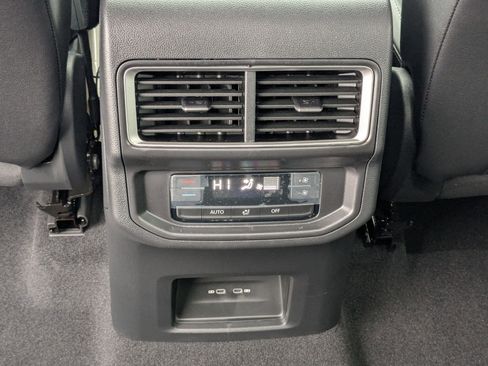 New 2026 Volkswagen Atlas SE image 29