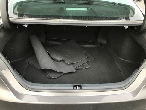 Used 2022 Toyota Camry SE image 19