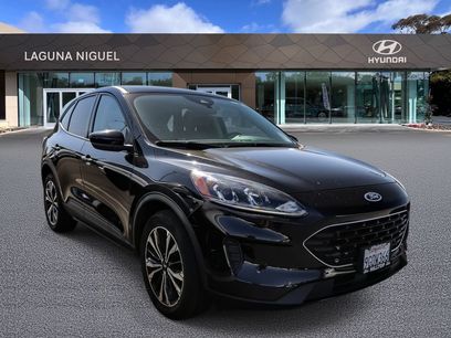 Used 2022 Ford Escape SE w/ SE Sport Appearance Package