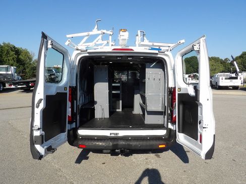 Used 2019 Ford Transit 150 130 Low Roof RWD image 41