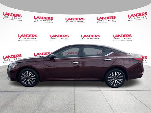 Used 2024 Nissan Altima 2.5 SV image 6