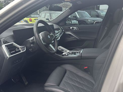 Used 2025 BMW X6 xDrive40i w/ Climate Comfort Package AWD/4WD image 9