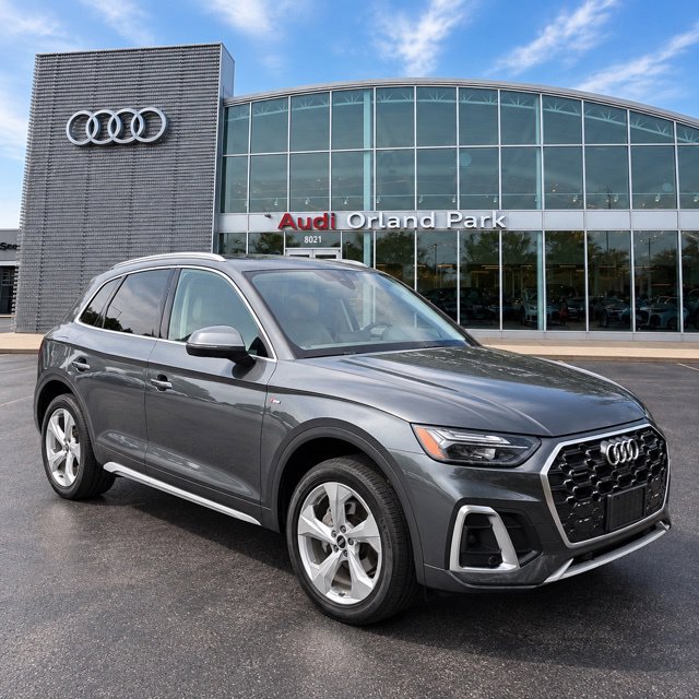 Used 2022 Audi Q5 2.0T Premium Plus w/ Premium Plus Package AWD/4WD image 2