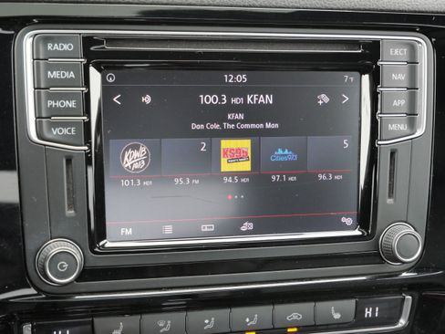 Used 2018 Volkswagen Jetta GLI image 22