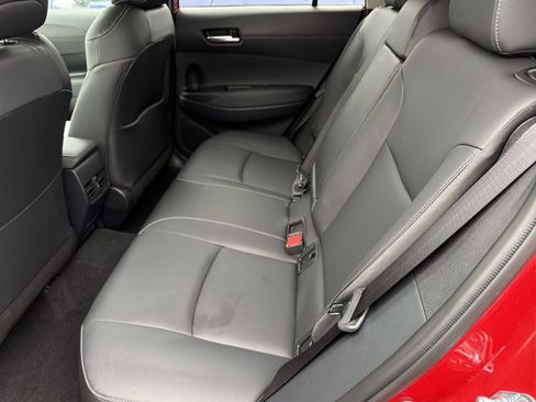 Used 2023 Toyota Corolla Cross XLE image 25