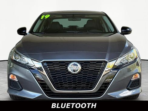 Used 2019 Nissan Altima 2.5 SR w/ SR Premium Package FWD image 2