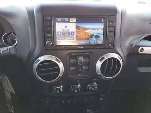 Used 2014 Jeep Wrangler Unlimited Sahara w/ Connectivity Group image 27