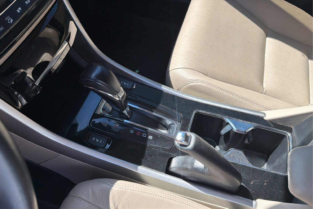 Used 2017 Honda Accord Touring image 25