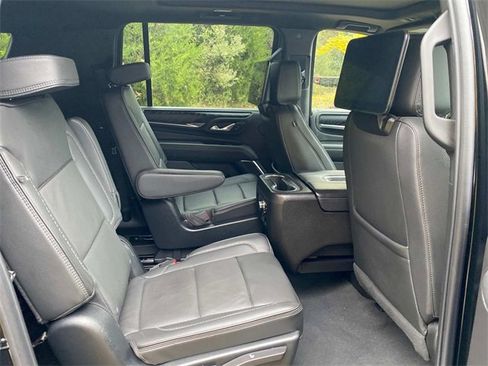 Used 2023 GMC Yukon XL Denali w/ Denali Reserve Package image 35