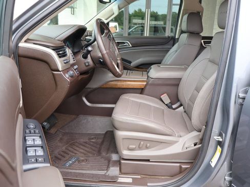 Used 2019 GMC Yukon Denali w/ Denali Ultimate Package RWD image 9