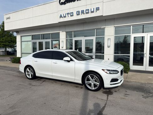 Used 2018 Volvo S90 T5 Momentum w/ Convenience Package FWD image 1