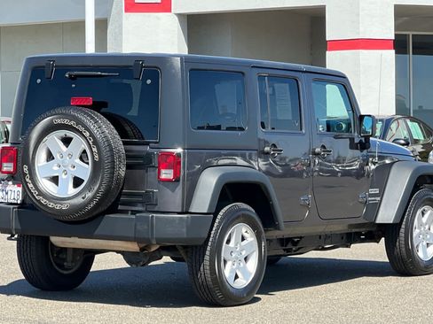 Used 2018 Jeep Wrangler Unlimited Sport S AWD/4WD image 2