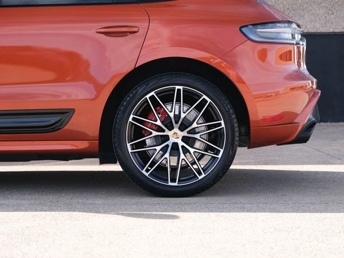 Used 2022 Porsche Macan GTS AWD/4WD image 6