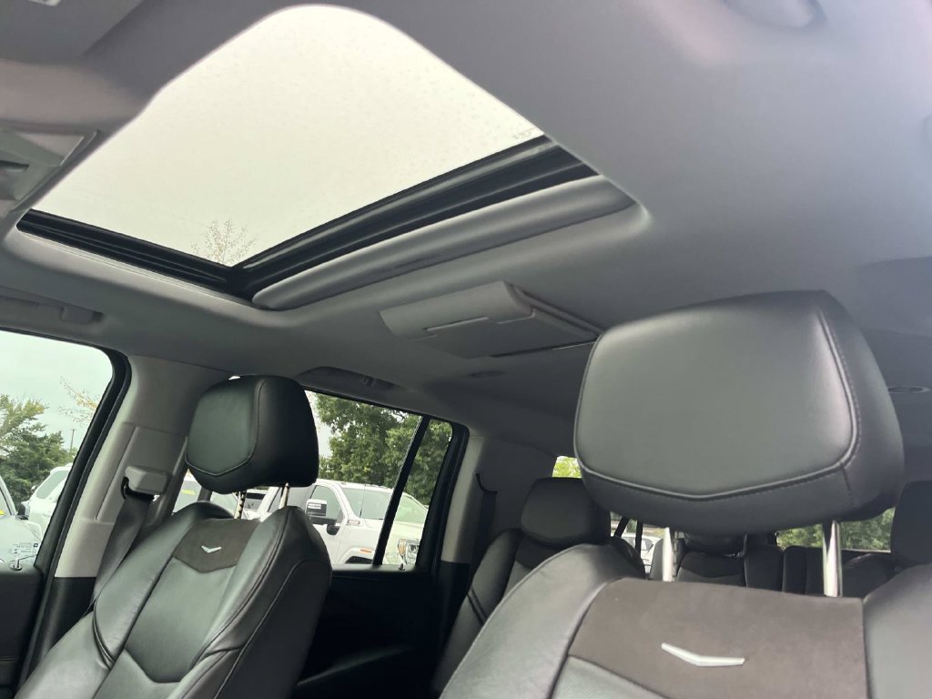Used 2020 Cadillac Escalade ESV Premium Luxury w/ Escalade Sport Edition AWD/4WD image 39
