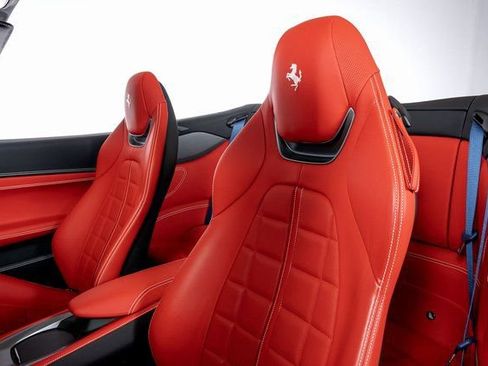 Certified 2019 Ferrari Portofino image 20