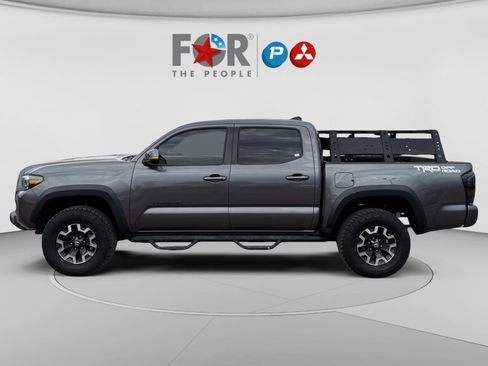 Used 2021 Toyota Tacoma TRD Off-Road w/ Technology Package RWD image 2