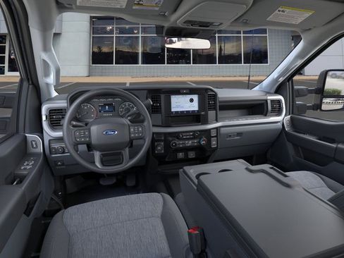 New 2025 Ford F250 XL w/ XL Chrome Package image 9
