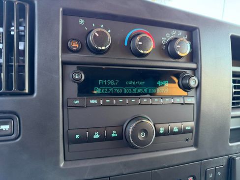 Used 2025 GMC Savana 3500 LT w/ LT Preferred Equipment Group image 24