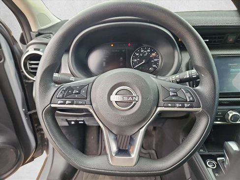 Used 2023 Nissan Kicks SV FWD image 19