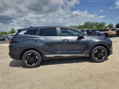 New 2026 Kia Sportage EX FWD image 9