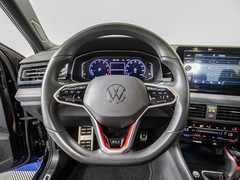 Used 2025 Volkswagen Jetta GLI Autobahn FWD image 20