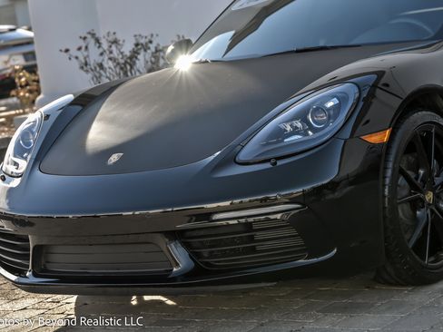 Used 2025 Porsche 718 Cayman image 5