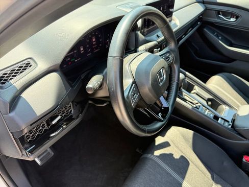 Used 2025 Honda Accord Sport image 27