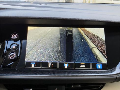 Used 2022 Buick Envision Essence w/ Technology Package I image 23