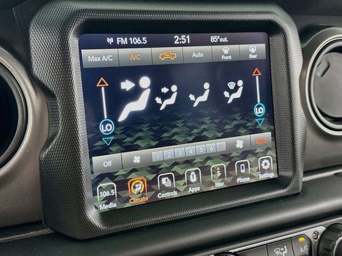 Used 2023 Jeep Gladiator Sport AWD/4WD image 16