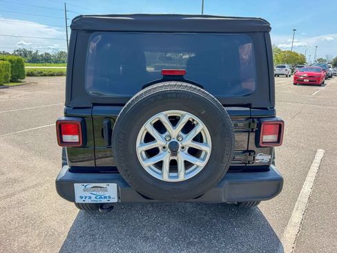Used 2023 Jeep Wrangler Unlimited Sport AWD/4WD image 4