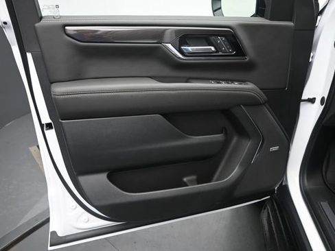 New 2026 GMC Yukon XL Elevation w/ Elevation Premium Package AWD/4WD image 12