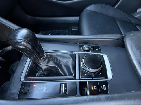 Used 2021 MAZDA MAZDA3 s image 21