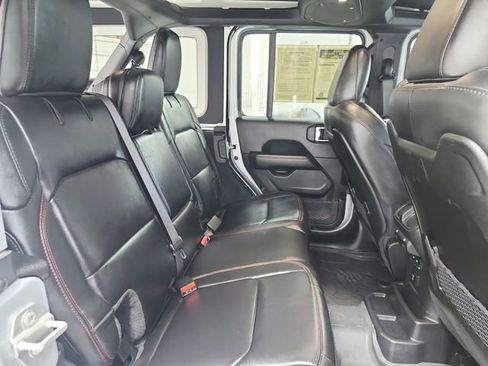 Used 2024 Jeep Wrangler Unlimited Rubicon AWD/4WD image 44