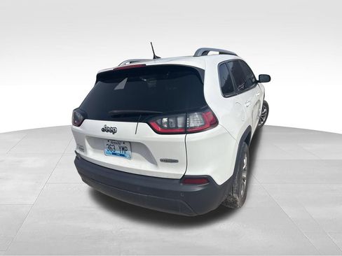 Used 2019 Jeep Cherokee Latitude Plus w/ Cold Weather Group AWD/4WD image 4