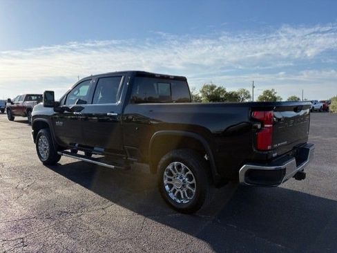 Used 2025 Chevrolet Silverado 2500 LTZ w/ LTZ Texas Edition AWD/4WD image 3