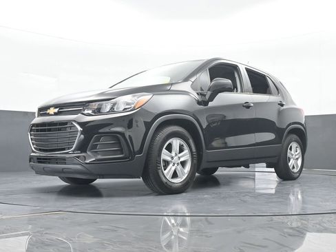 Used 2020 Chevrolet Trax LS image 49