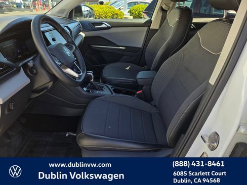 Certified 2023 Volkswagen Taos SE FWD image 16