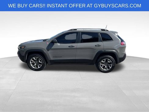 Used 2019 Jeep Cherokee Trailhawk w/ Cold Weather Group AWD/4WD image 3