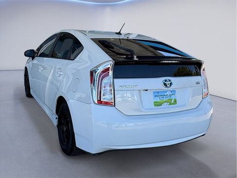 Used 2015 Toyota Prius Four FWD image 4