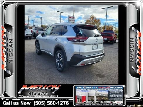 Used 2023 Nissan Rogue Platinum w/ Platinum Premium Package image 3