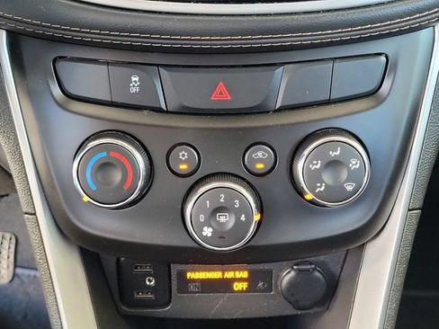 Used 2021 Chevrolet Trax LS w/ Fleet Convenience Package FWD image 21