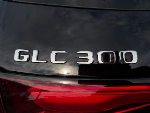 Used 2026 Mercedes-Benz GLC 300 4MATIC image 9