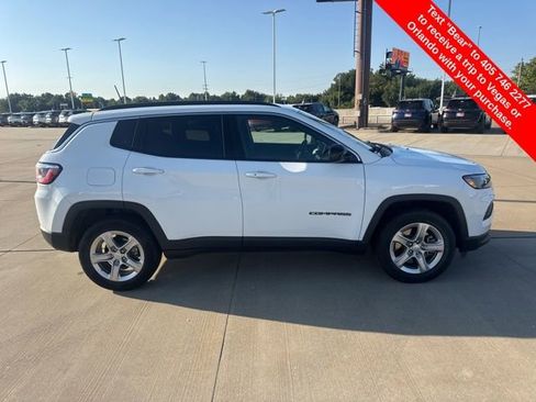 Used 2024 Jeep Compass Latitude image 6