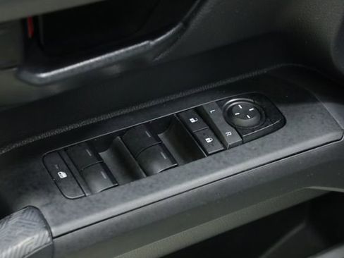 Used 2024 Toyota Tacoma SR5 w/ SR5 Upgrade Package RWD image 30