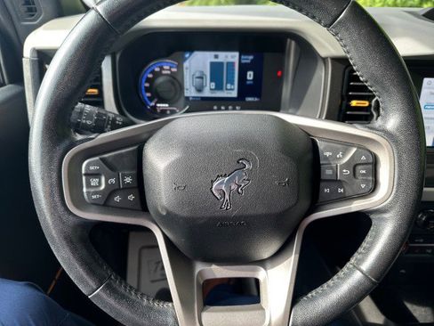 Used 2022 Ford Bronco Badlands w/ Sasquatch Package AWD/4WD image 14