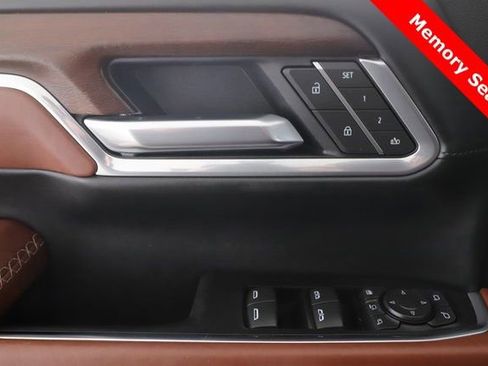 Used 2025 GMC Sierra 2500 Denali Ultimate image 21