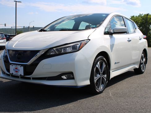 Used 2019 Nissan Leaf SV Plus w/ SV Plus Technology Package FWD image 1