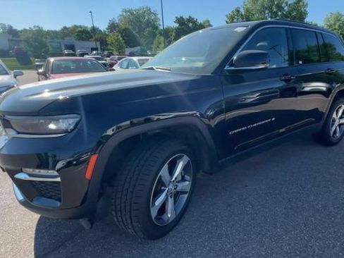 Used 2025 Jeep Grand Cherokee Limited AWD/4WD image 6