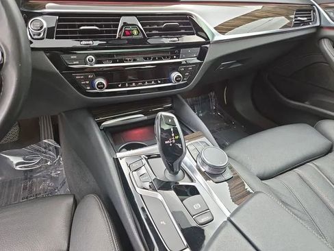 Used 2019 BMW 530i xDrive AWD/4WD image 11